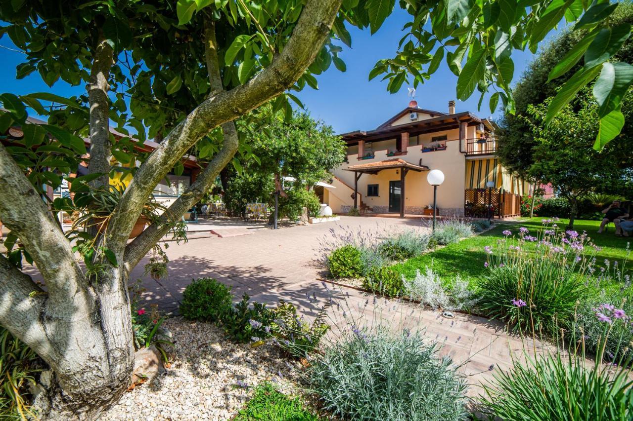 I Lecci Guesthouse San Felice Circeo Luaran gambar