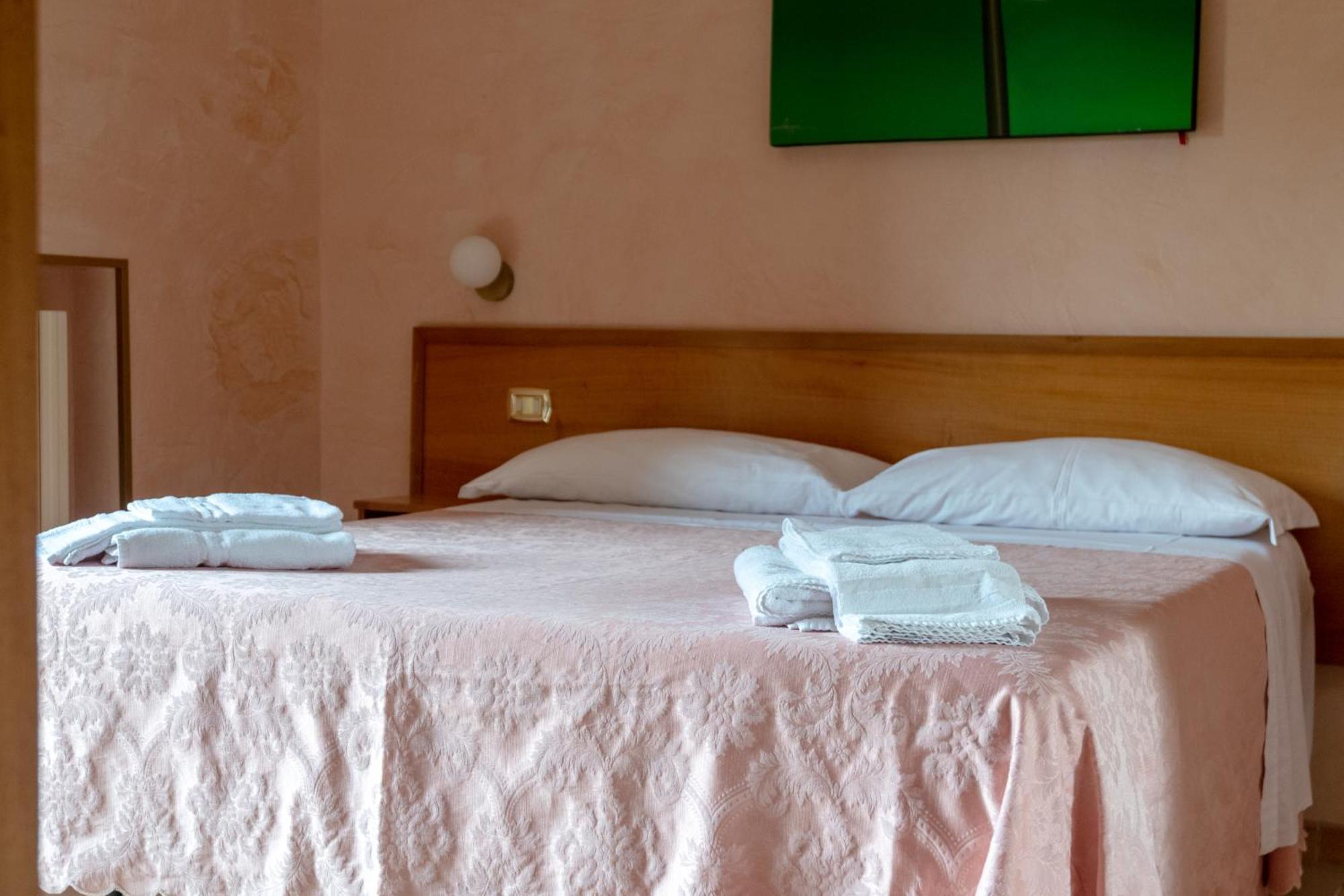 I Lecci Guesthouse San Felice Circeo Luaran gambar