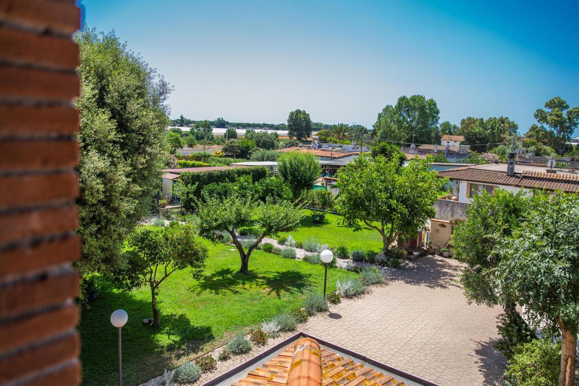 I Lecci Guesthouse San Felice Circeo Luaran gambar
